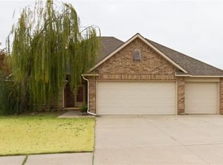 1109 Renita Way, Moore, OK 73160