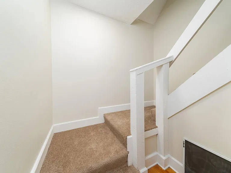 1363 Indianola Ave — Photo 20