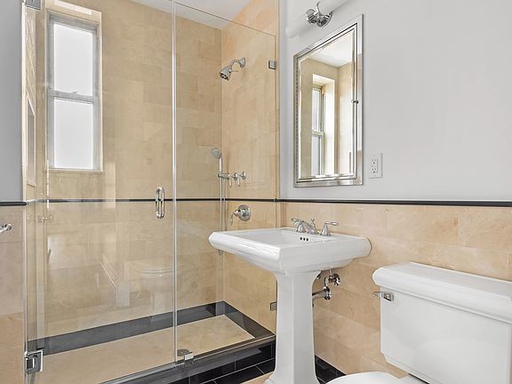 5th image of 25 5th Ave APT 14E