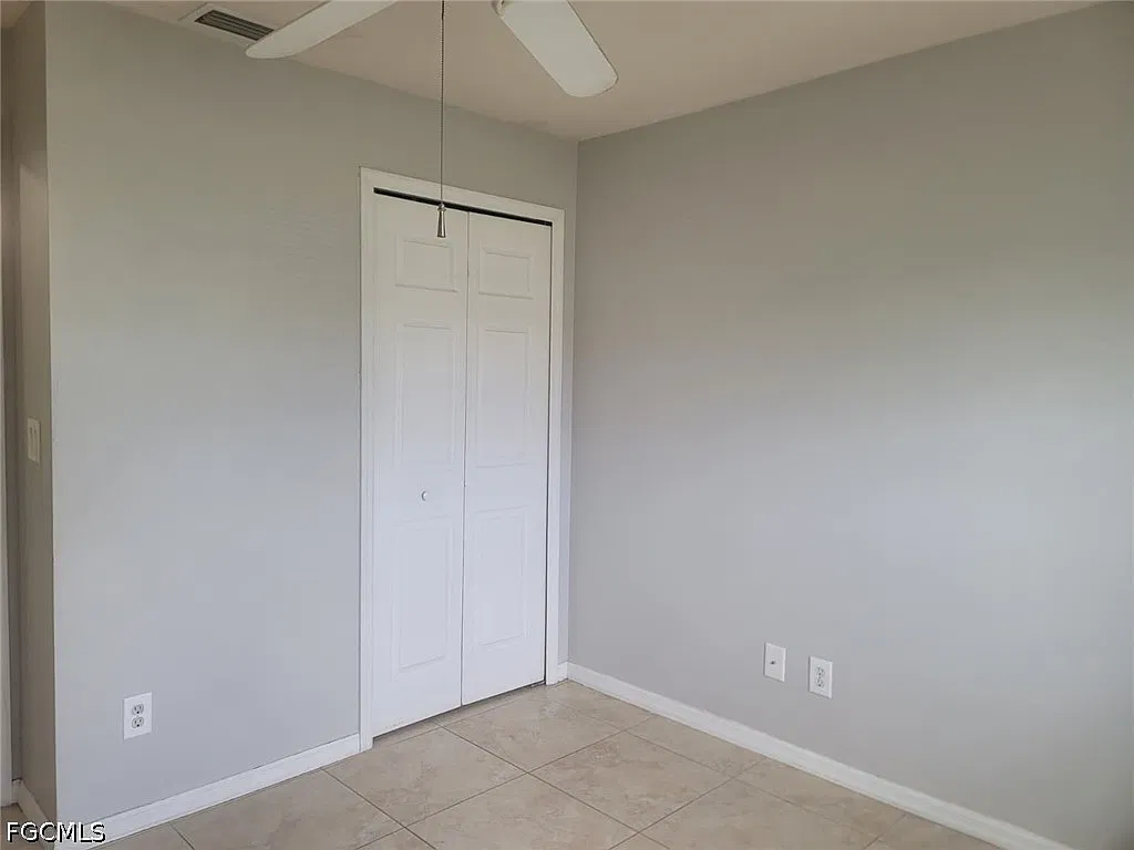 3 bed, 2.0 bath, 2330 sqft, $1,550 — Photo 4
