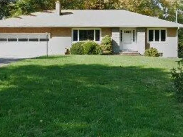 41 Ely Dr, Fayetteville, NY 13066