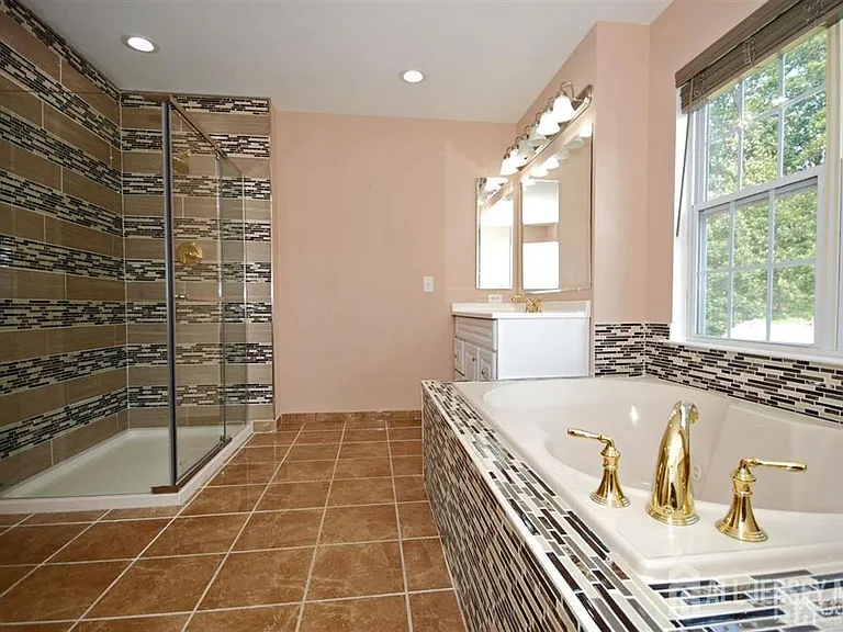 41 Fritz Dr — Photo 28