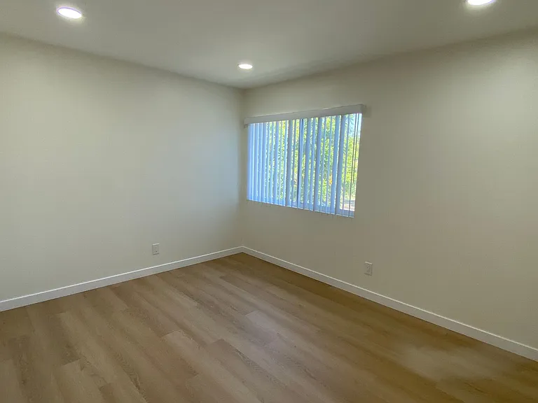 629 N Alamo 4-Plex — Photo 6