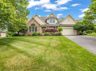 67 Newstone Rd, Pittsford, NY 14534