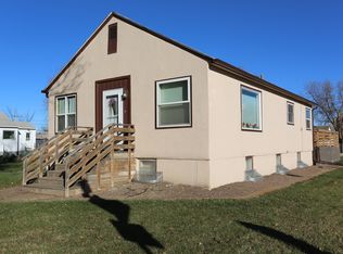 8 10th Ave W, Dickinson, ND 58601
