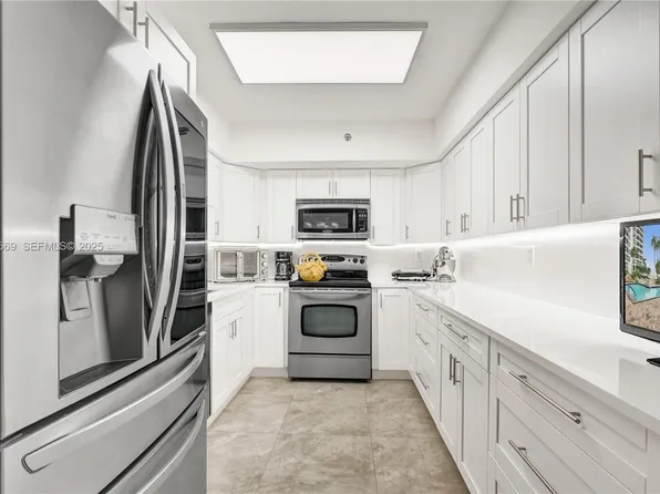 3600 Mystic Pointe Dr APT 311, Aventura, FL 33180