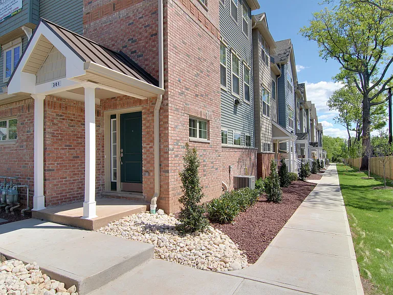 Gramercy Townhomes - 205 — Photo 31