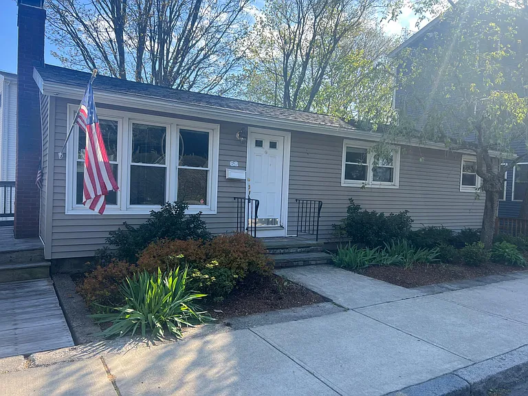 68 Crescent St — Photo 12