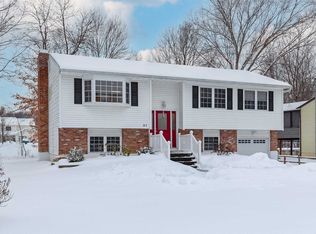 37 Sutton Park Rd, Poughkeepsie, NY 12603