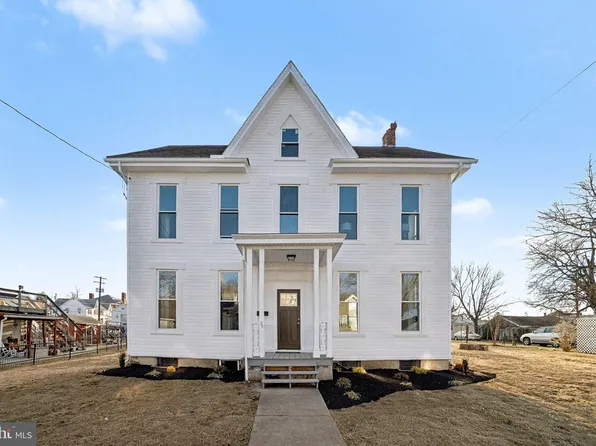 35 N Franklin St, Waynesboro, PA 17268