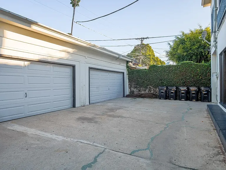 3518 W 12th St — Photo 15