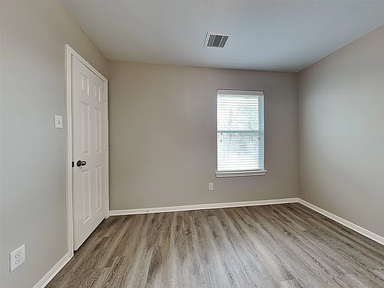 16326 Royal Fort Ln — Photo 15