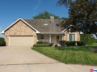 1255 Limerick Rd, Papillion, NE 68046