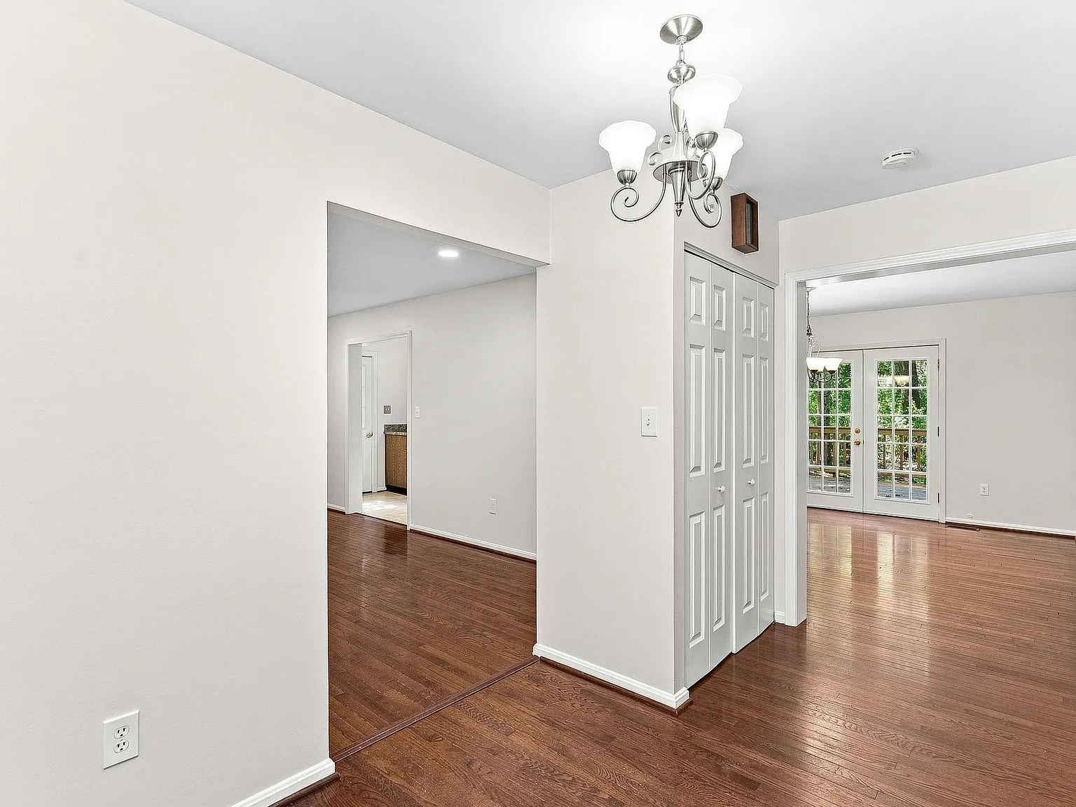 3 bed, 2549 sqft, $3,500 — Photo 3