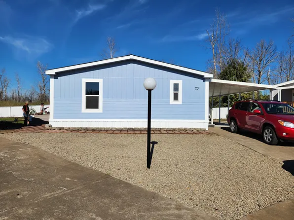 4729 S Pacific Hwy Unit 20, Phoenix, OR 97535