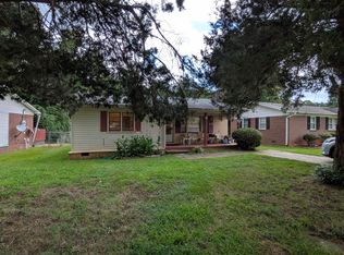 121 Lincoln Dr, Spartanburg, SC 29306