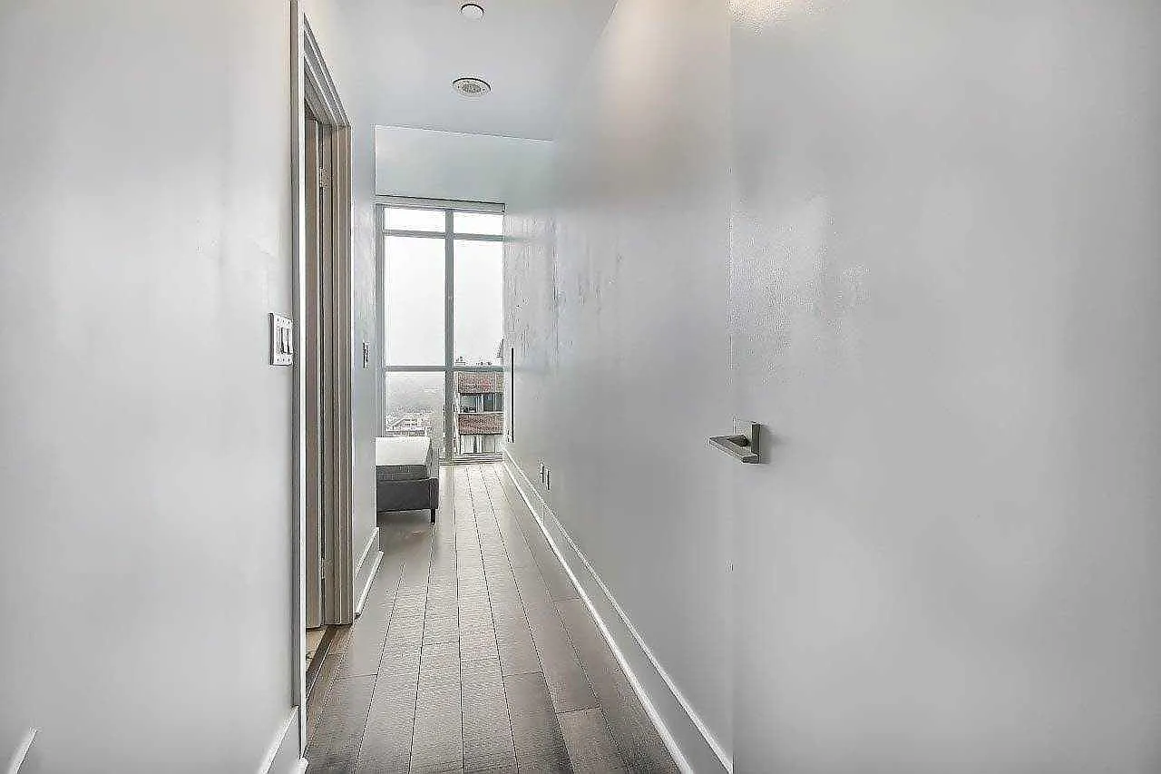 2 bed, 899 sqft, $3,600 — Photo 3