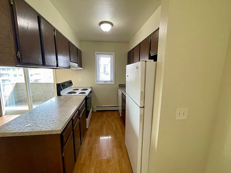 1023 W 26th Ave #302 — Photo 3