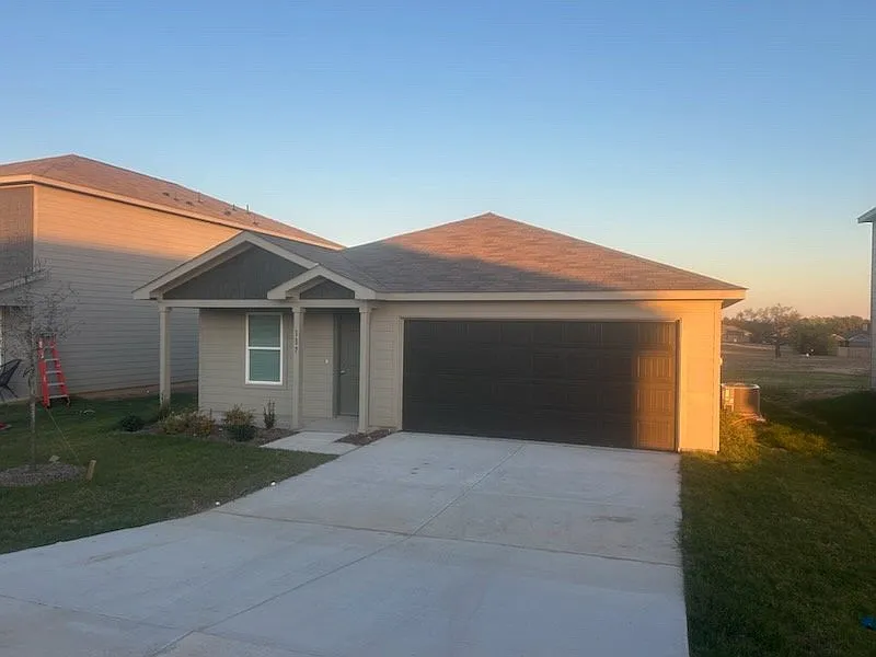 4 bed, 1530 sqft, $1,889 — Photo 3