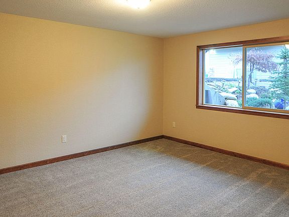 5th image of 520 11th St NE APT 23