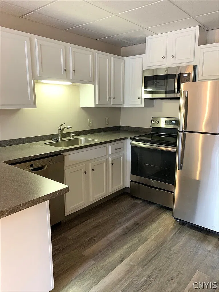 1 bed, 1.0 bath, 500 sqft, $2,800 — Photo 2
