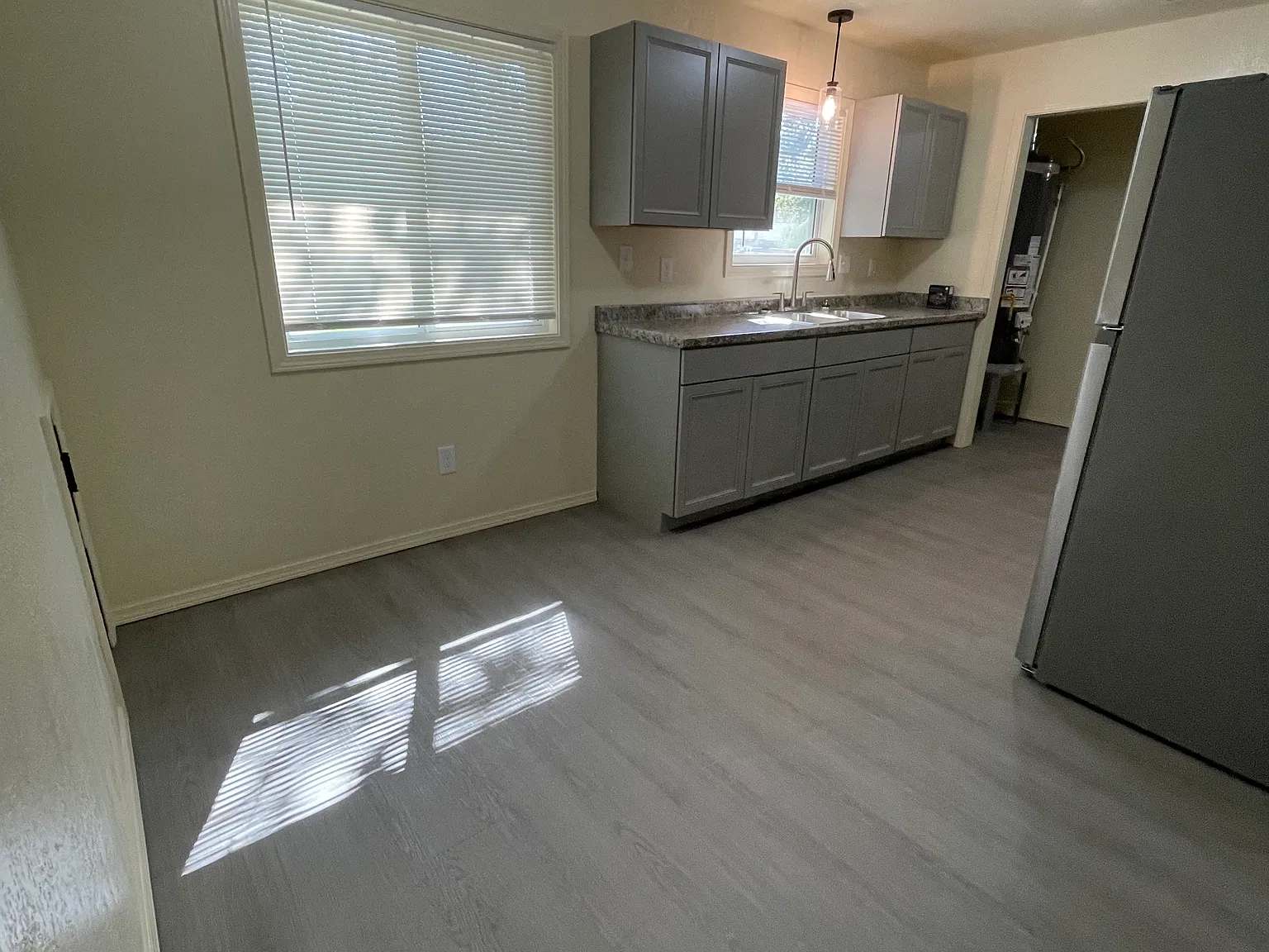 3 bed, 1076 sqft, $1,325 — Photo 2