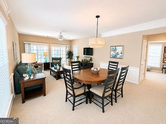 4th image of 132 Begonia Ct