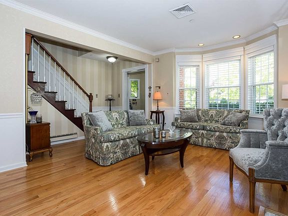 3rd image of 20 Michel Ct