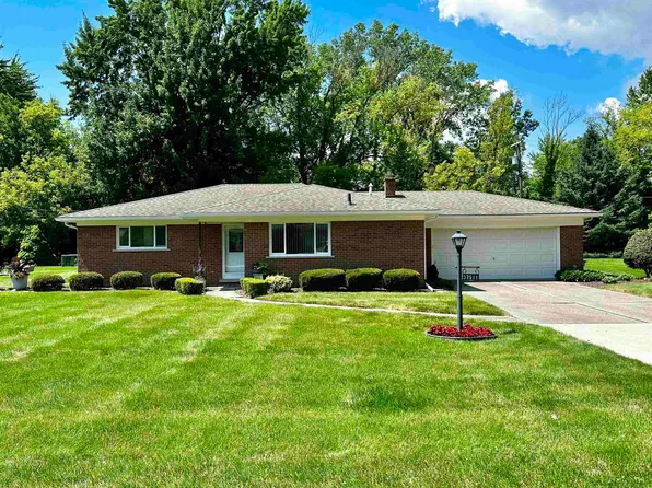 37911 Greenwich St, Clinton Township, MI 48036