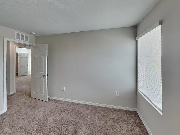 4075 Gardenia Ave — Photo 15