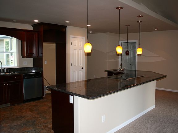 3rd image of 14821 Mountain Vista Dr SE