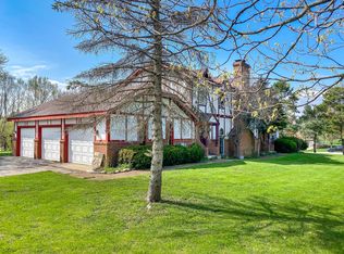 6N860 Crane Rd, Saint Charles, IL 60175