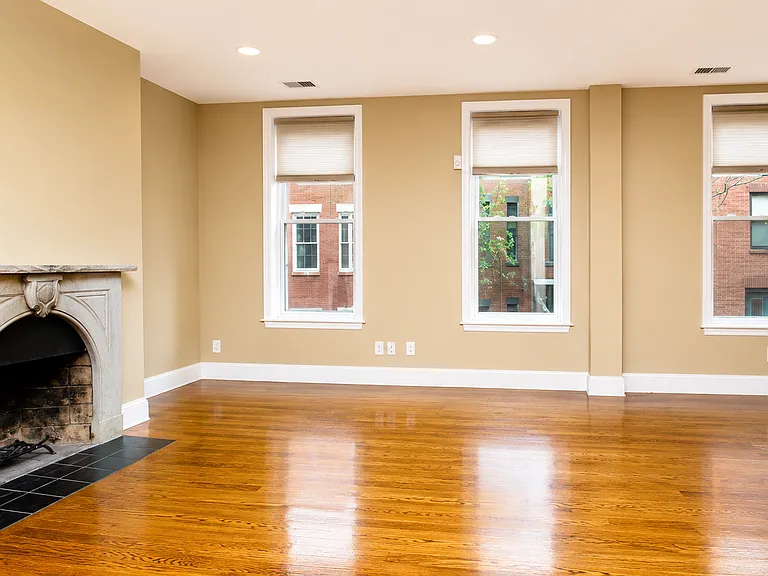 9 Auburn St #2 — Photo 4