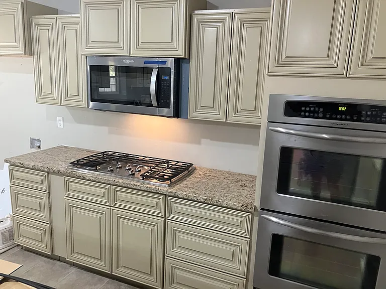 Gas stovetop, Electric double oven