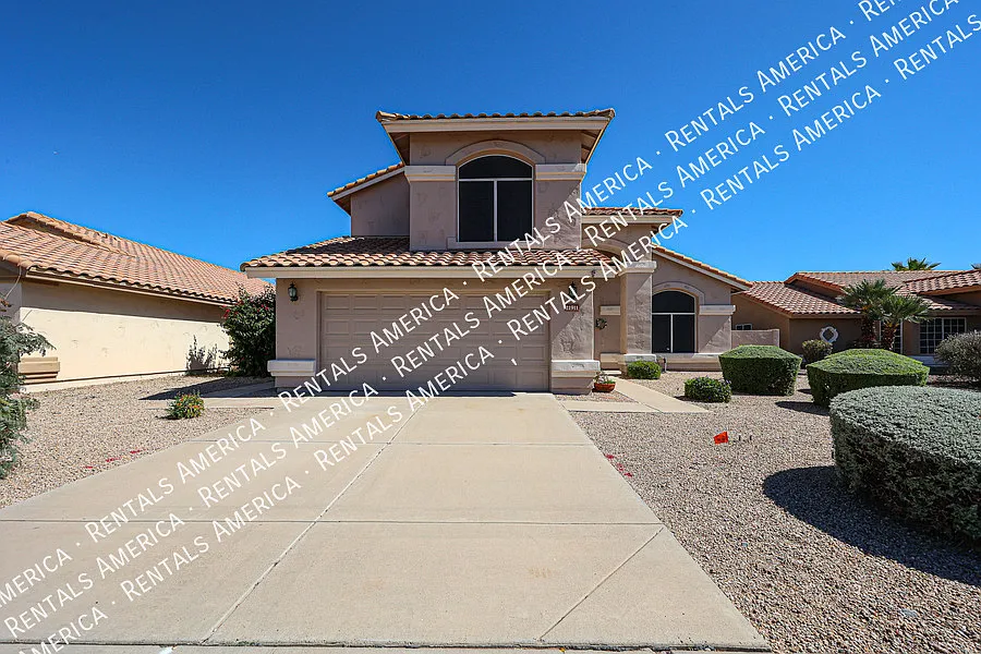 Spacious 5 Bed / 3 Bath Home in Desirable Hillcrest Ranch — Photo 2