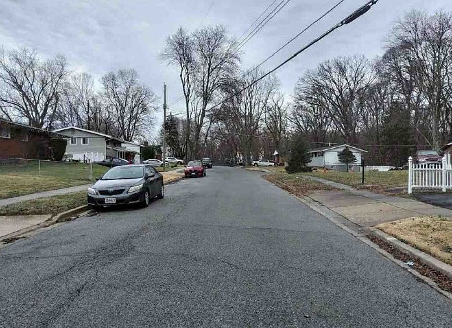 2nd image of 606 Quarry Ave
