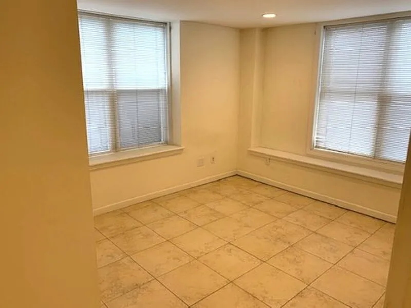 3 bed, 1.0 bath, $3,180 — Photo 4