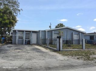 (Undisclosed Address), Hollywood, FL 33024