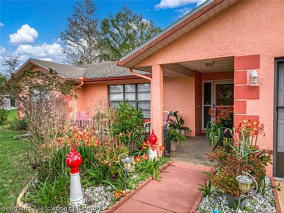 3rd image of 216 Robinhood Ter