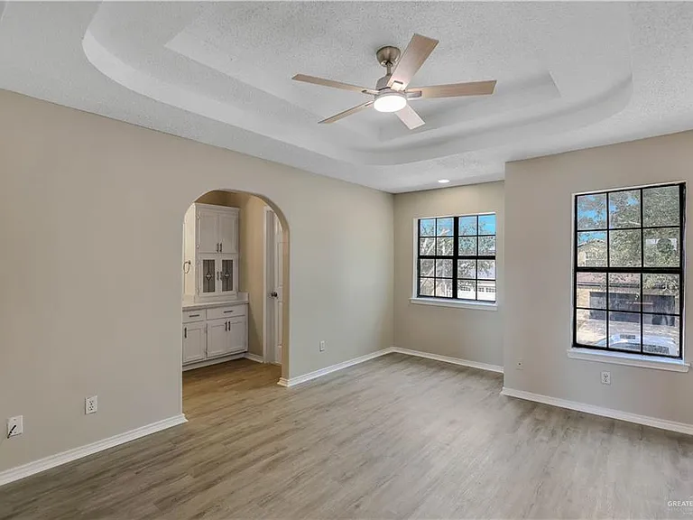 3209 Black Oak Ln — Photo 12