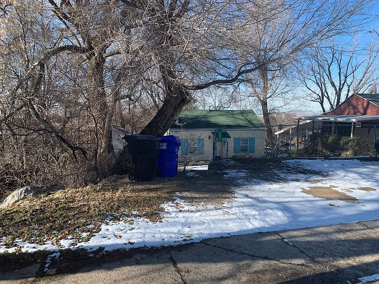 557 N 400 E — Photo 2