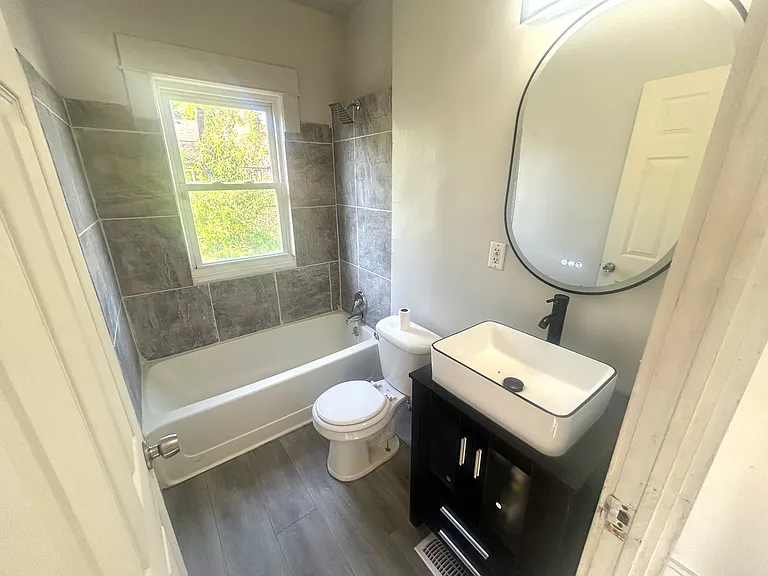 10122 North Blvd #1 — Photo 15