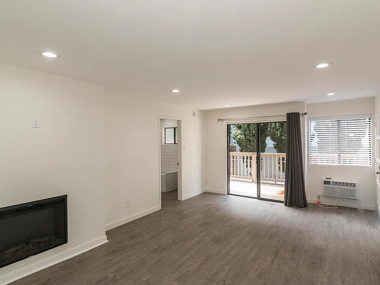 11826 Kiowa Ave #202 — Photo 9