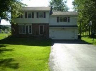 8982 Walton Rd, Sagamore Hills, OH 44067