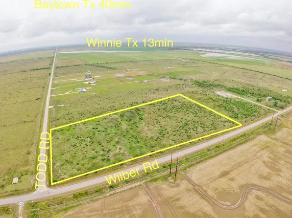 9224 Todd Rd, Winnie, TX 77665