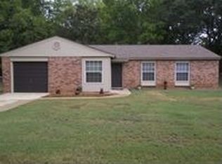 175 Pinewood Dr, Millbrook, AL 36054