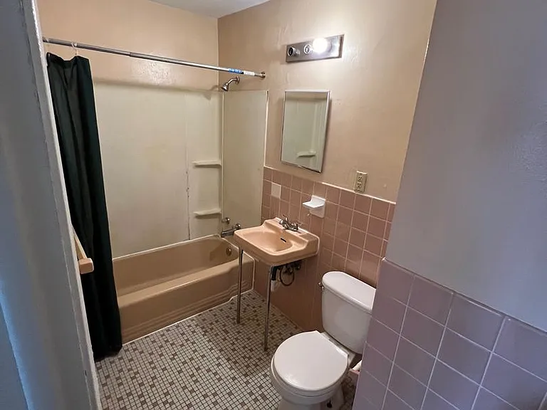 1015 York Ave — Photo 6
