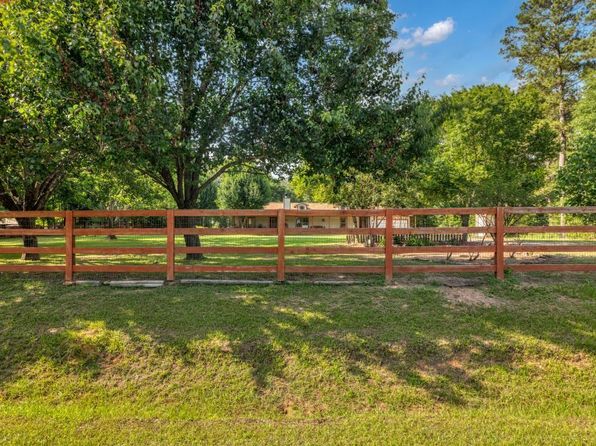 208 N Oak Hill Dr, Huffman, TX 77336