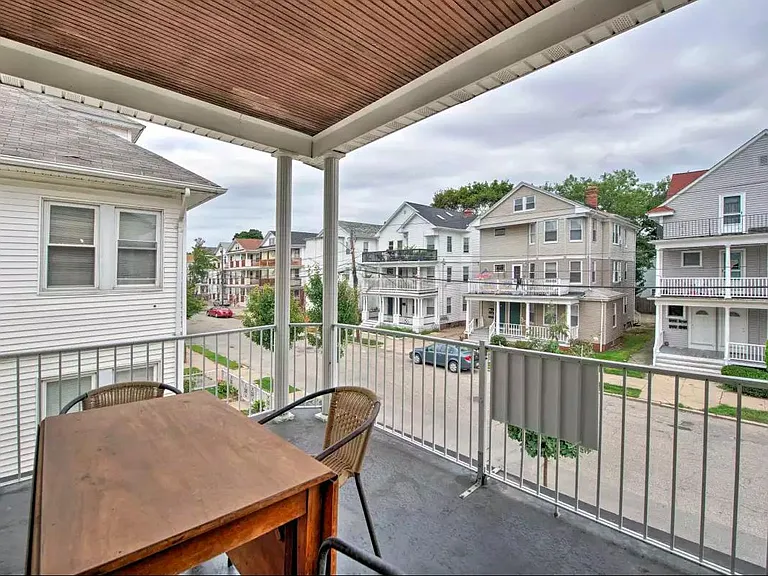 36 Pembroke Ave — Photo 9