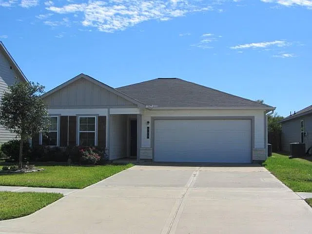 3 bed, 2.0 bath, 1449 sqft, $2,200 — Photo 2